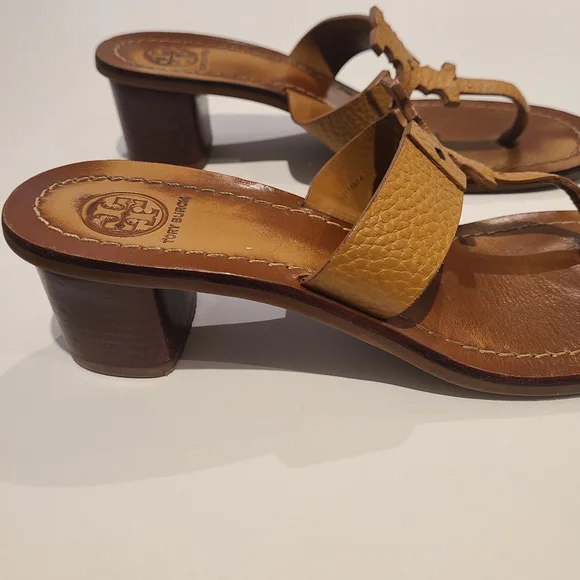 Tory Burch Moore Leather Tan Thong Sandal - Picture 3 of 7